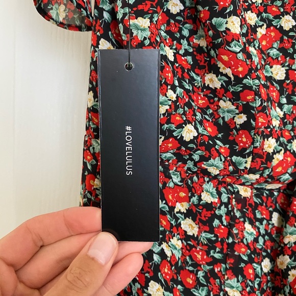 Lulu’s Floral dress - Picture 5 of 5